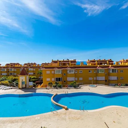 Modern Family In The Sun Apartament